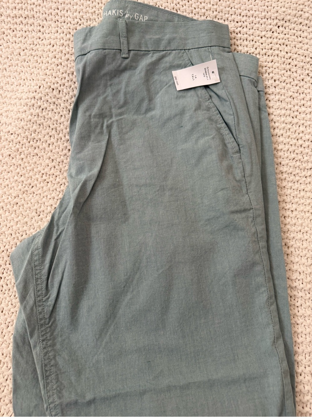 GAP Women’s Broken in straight Chinos in light denim NWT